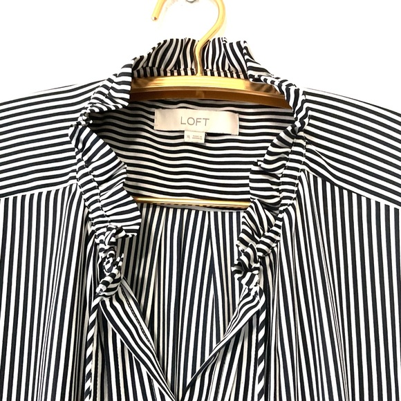 Ann Taylor Loft Black White Vertical Striped Pintuck Tunic Blouse Extra Large - Picture 4 of 9